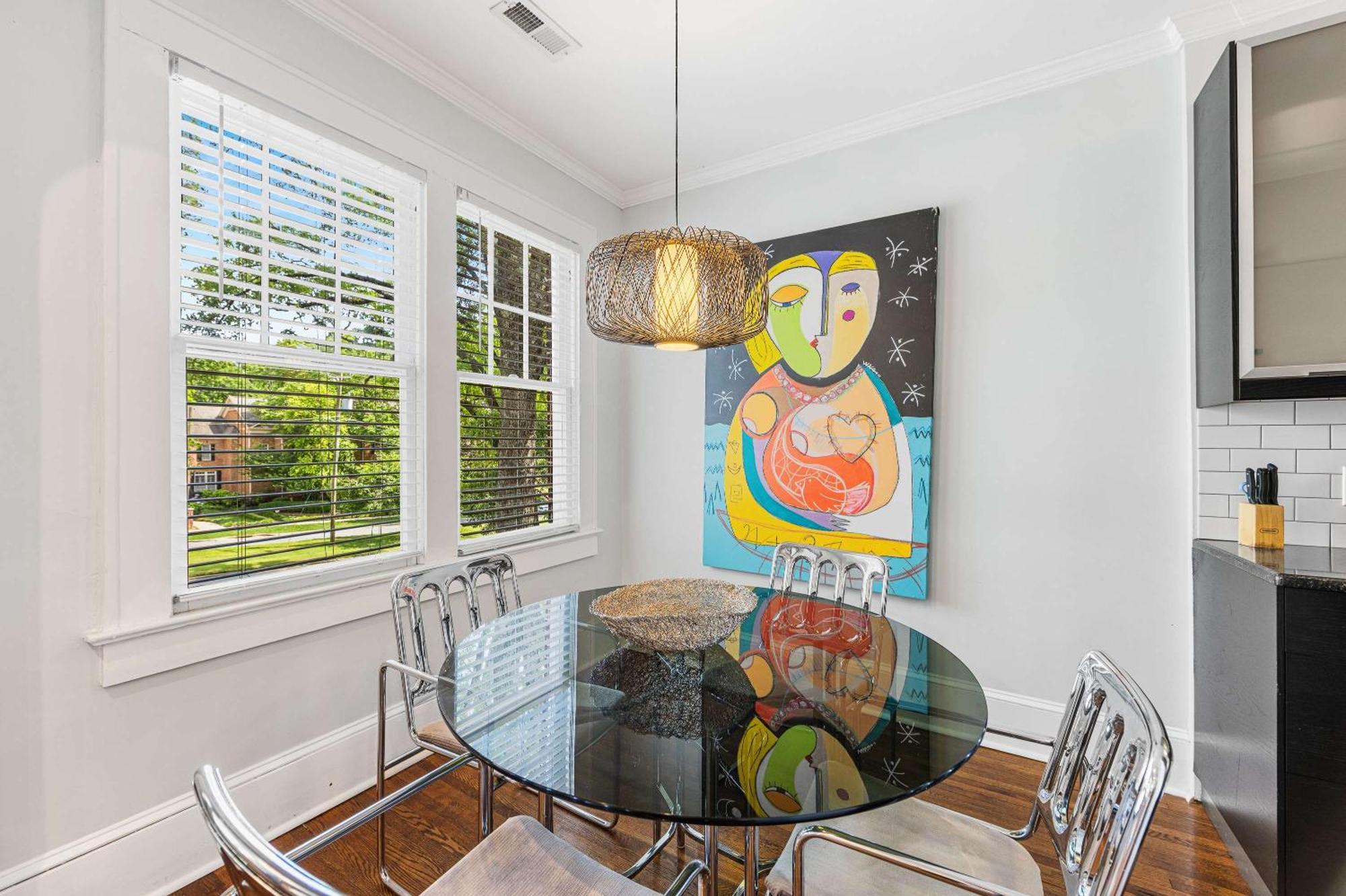Light Filled 2 Bedroom In Myers Park With A Porch Charlotte